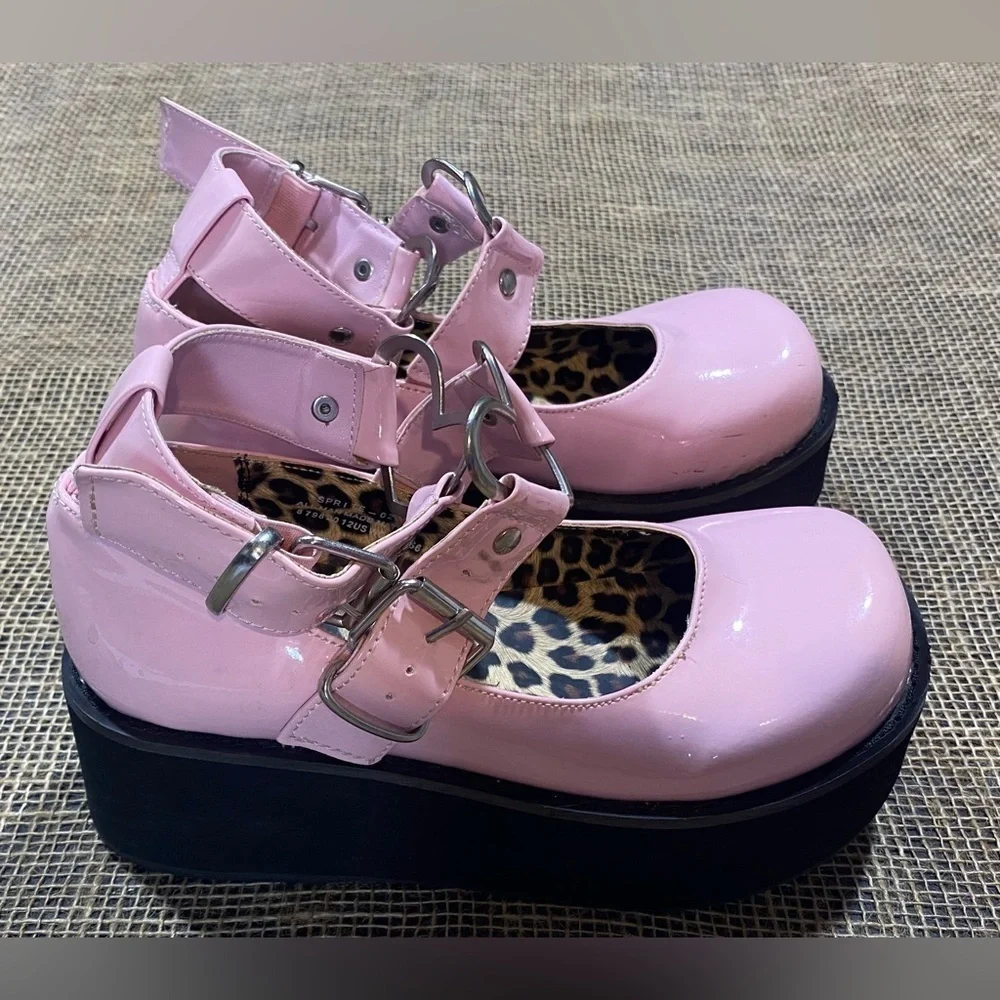 Dolls Kill Demonia Platforms Size 6 Light Pink Foot & Ankle Adjustable Straps
